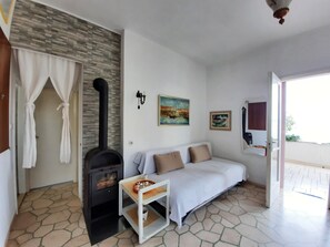 2 bedrooms, iron/ironing board, travel cot, WiFi