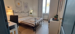 1 sovrum, strykjÀrn/strykbrÀda, gratis wi-fi och sÀngklÀder