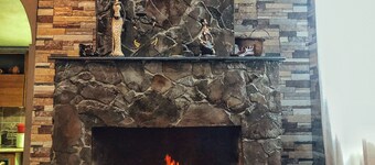 Cozy Apartment with Fireplace