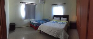 Triple Room, Bathtub