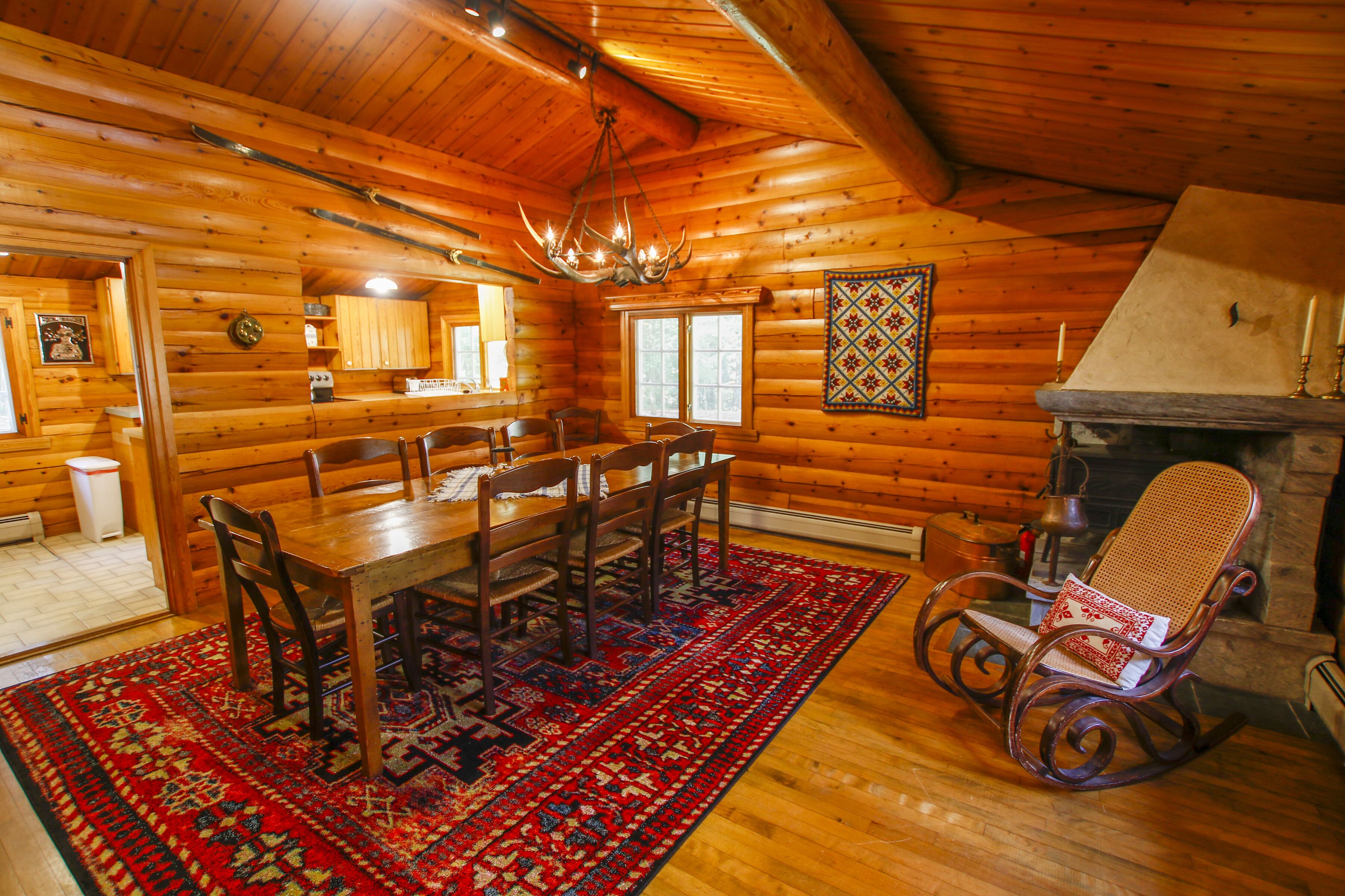 Authentic Norwegian Log Home minutes from Sugarbush