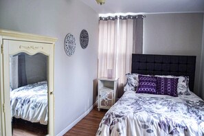 4 bedrooms, iron/ironing board, free WiFi, bed sheets