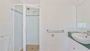 Douche, sèche-cheveux