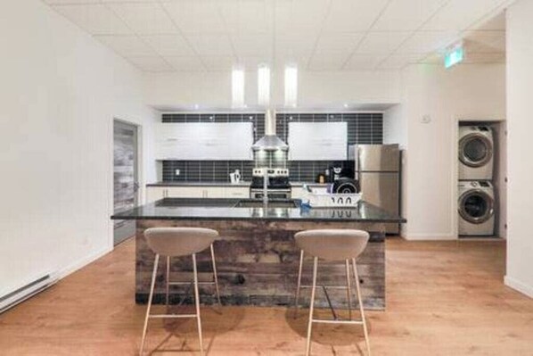 Interior - ♪Dream Stay♪ by Olympic Stadium & Botanical Garden (Montréal)