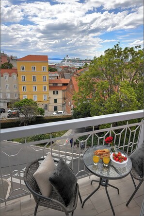 Outdoor dining - Via Porto Split 1 rooms (Split)