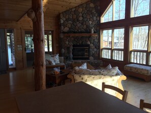 TV connectée, cheminée, chaßne hi-fi, imprimantes