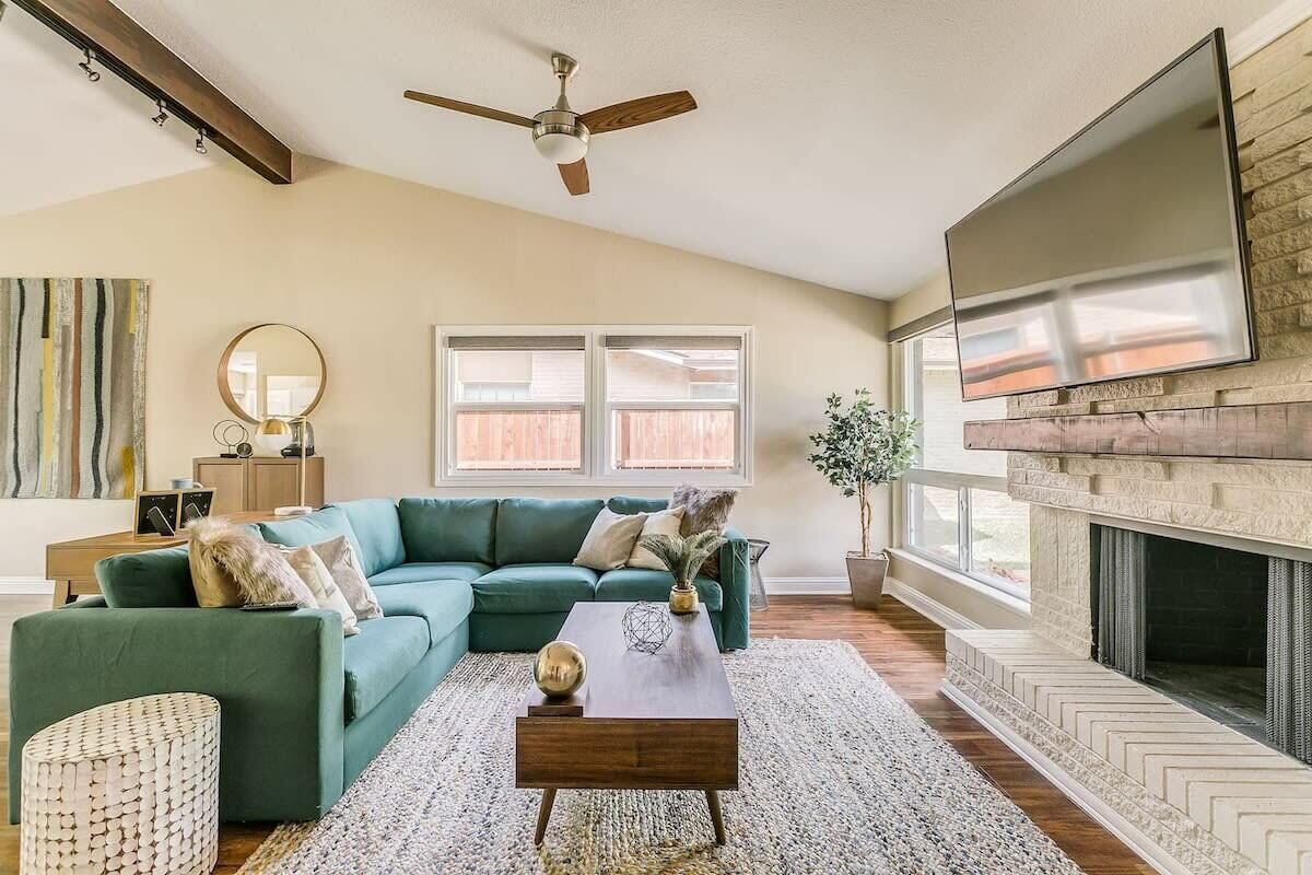 TV, fireplace, stereo, offices