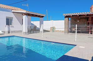 Unclassified image, 3 of 34, button