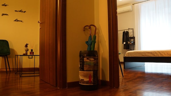 2 bedrooms, in-room safe, desk, soundproofing