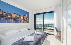 4 habitaciones, escritorio, tabla de planchar con plancha y wifi gratis 