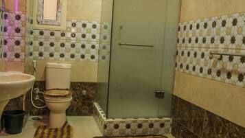 Tripla Signature, vista montagna | Bagno | Set di cortesia gratuito, asciugacapelli, bidet, asciugamani