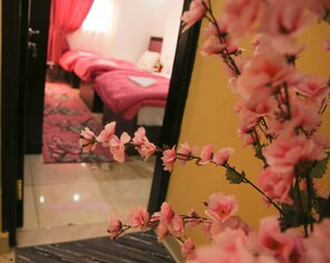 Signature Triple Room, Mountain View | Egyptian cotton sheets, premium bedding, down comforters - Queen Pyramids View Inn (Giza)