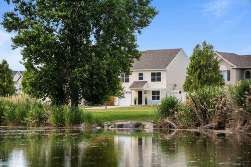 The Lake View: Family and business travel