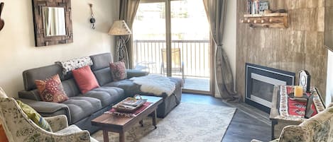 Televisio, takka, kirjoja