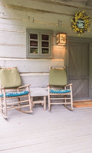 Exterior detail - Historic Log Cabin, Yard, Firepit, Fireplace, WIFI , Private (Maggie Valley)