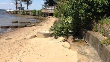 Sun loungers, beach towels