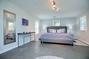 4 bedrooms, iron/ironing board, free WiFi, bed sheets