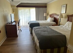 2 bedrooms, in-room safe, desk, iron/ironing board