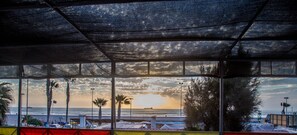 Terrace/patio - Willka Kuti Backpackers (Arica)