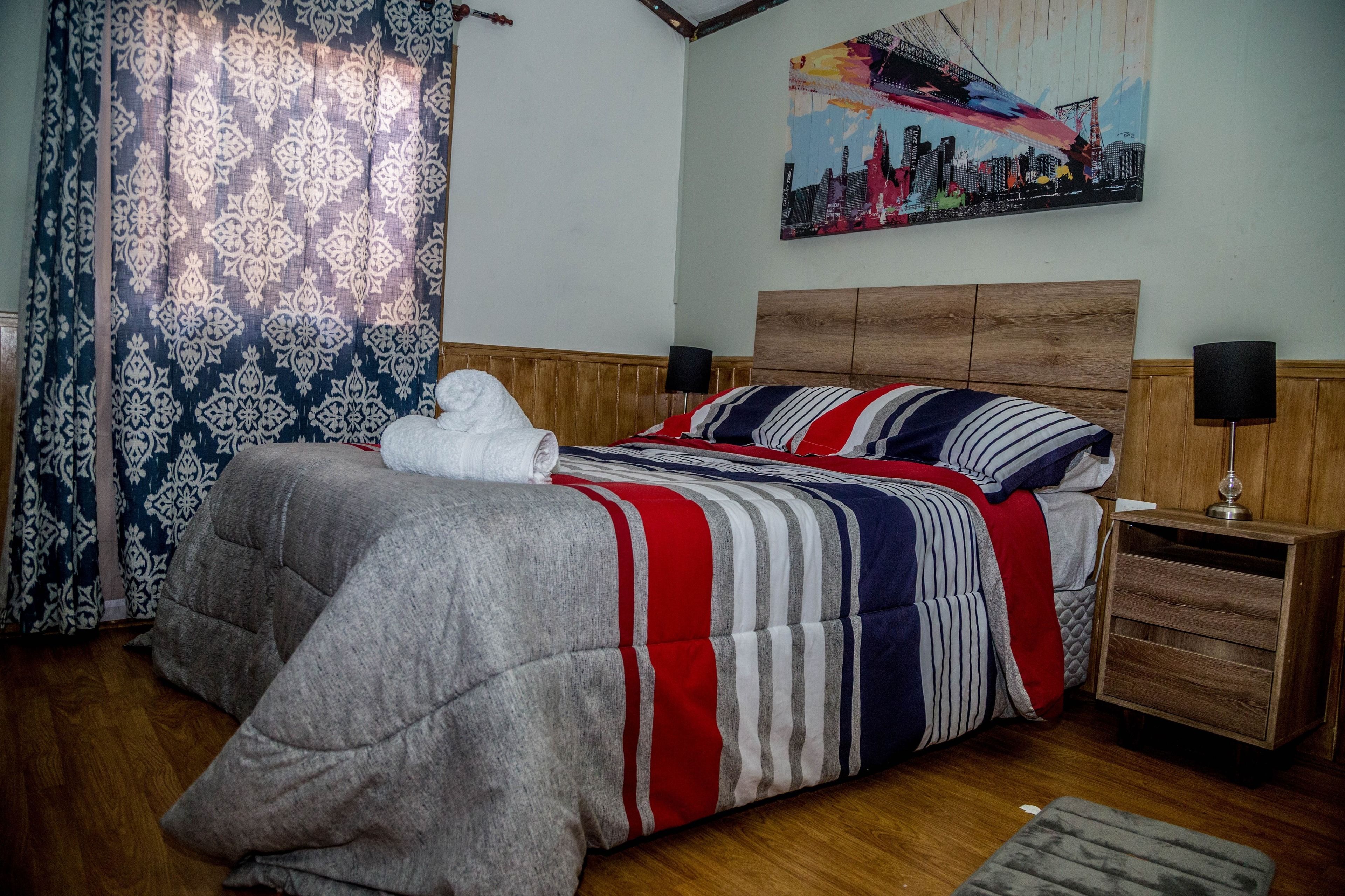 Deluxe Double Room, 1 Queen Bed, Private Bathroom | Select Comfort beds, free WiFi, bed sheets
