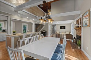 Dining - Shore House 003-DP Newly renovated in Dennis Port, 2 minute walk to the beach! (Dennis Port)