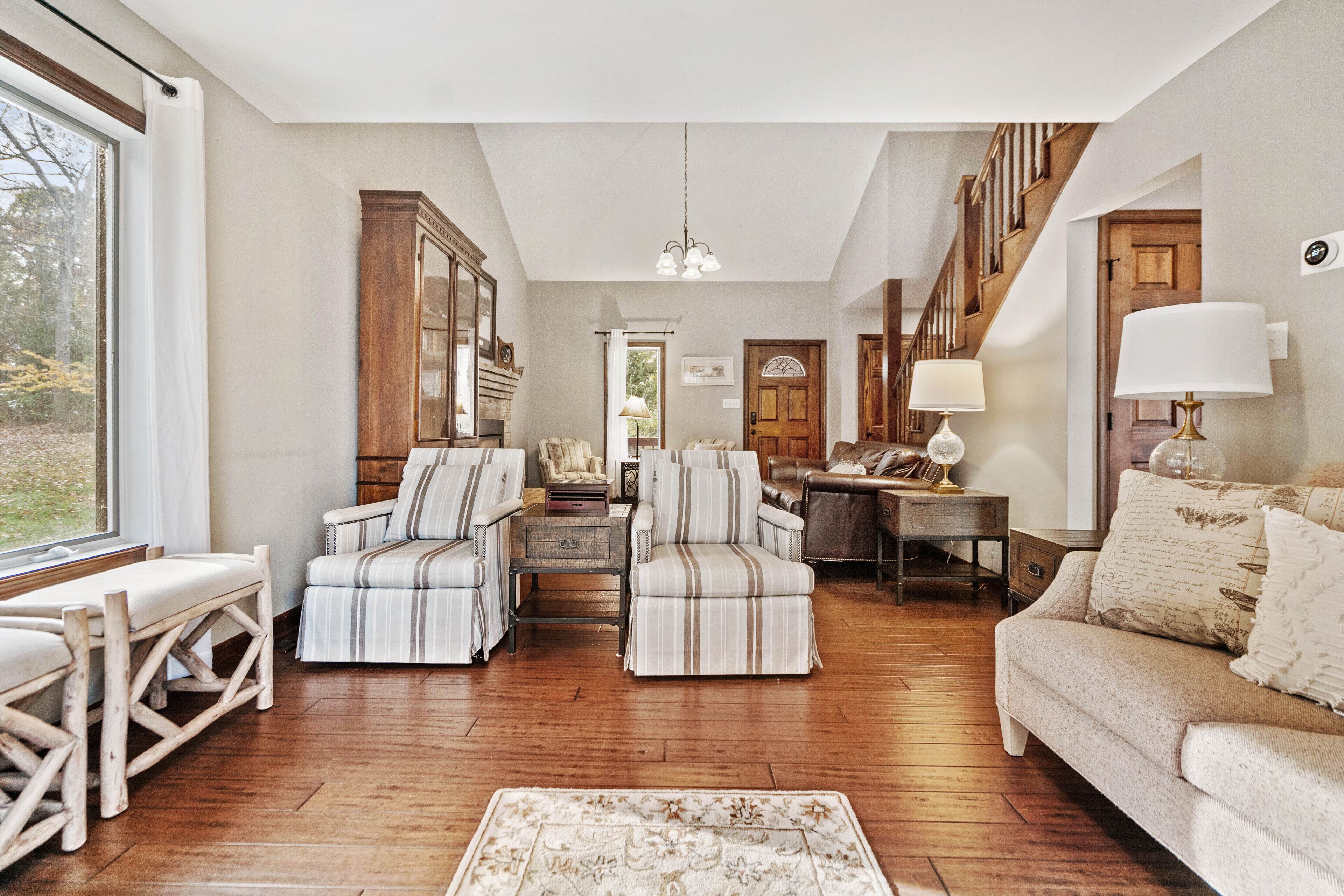 Älytelevisio, takka, Netflix, Hulu