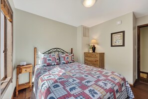 3 slaapkamers, bedden met traagschuimmatrassen, een bureau