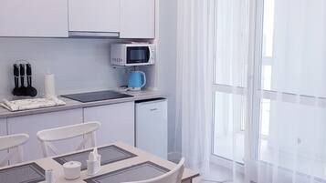 Fridge, microwave, stovetop, electric kettle