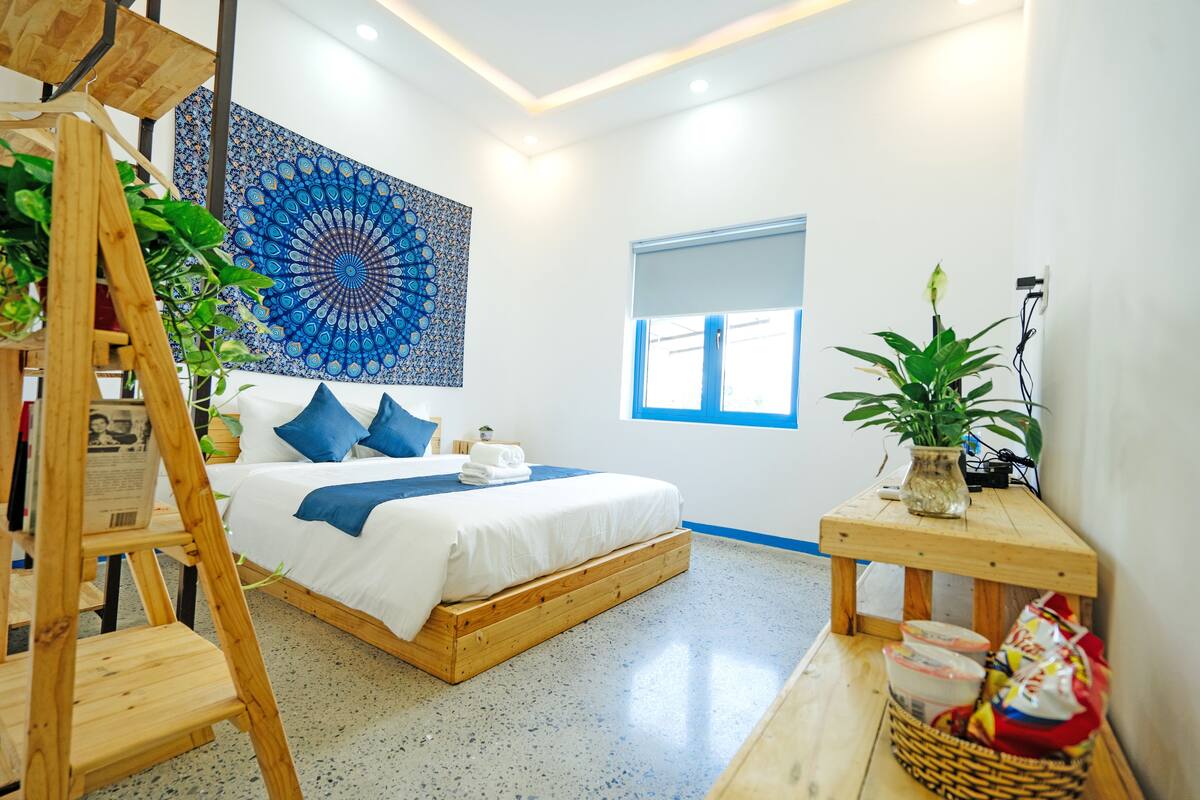 Soundproofing, iron/ironing board, free WiFi, bed sheets