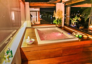 Suite Master, Sea View | Private spa tub