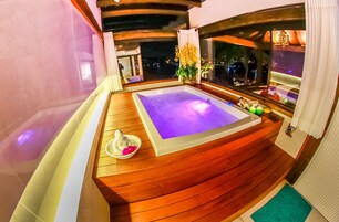 Suite Master, Sea View | Baðherbergi | Sturta, regnsturtuhaus, snyrtivörur án endurgjalds, hárblásari