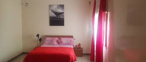 1 bedroom, desk, iron/ironing board, free WiFi