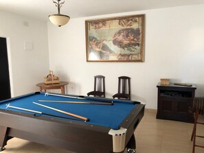 غرفة الألعاب