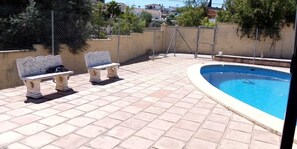 حمّام سباحة خارجي