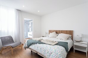 1 habitación, tabla de planchar con plancha, wifi gratis y ropa de cama 
