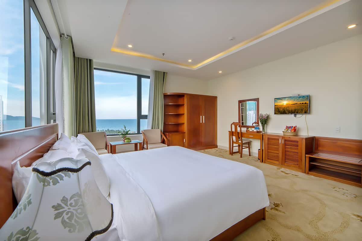 Hochwertige Bettwaren, Betten mit Memory-Foam-Matratzen, Minibar