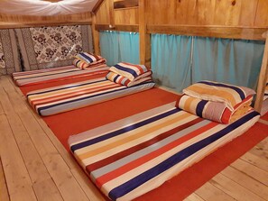 Gemeinsamer Schlafsaal, Gemischter Schlafsaal (Bed in 9-Bed)