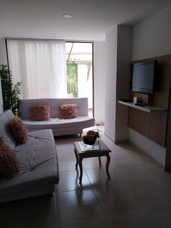 TV - Elegante apartamento plaza principal (Guatape)