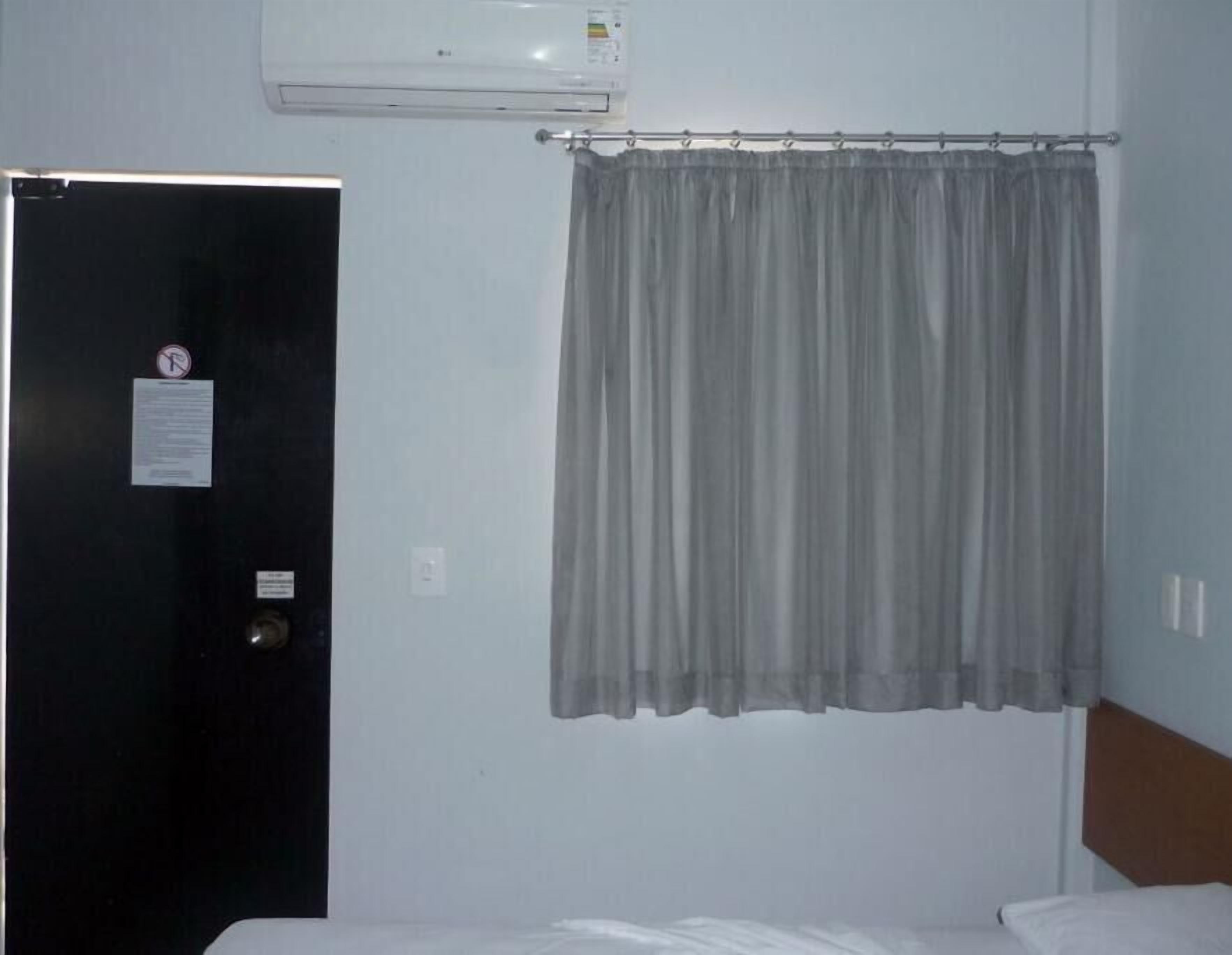 single room | 1 bedroom, minibar, desk, free wifi