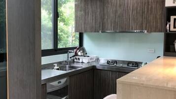 Geladeira, chaleira elétrica