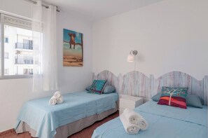 3 bedrooms, desk, iron/ironing board, free WiFi