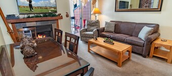 Mountainside Snowview Condo : Cool Frisco Location