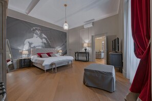 2 bedrooms, iron/ironing board, WiFi