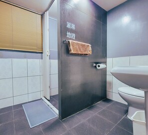 Bathroom - Nowadays (Hualien City)