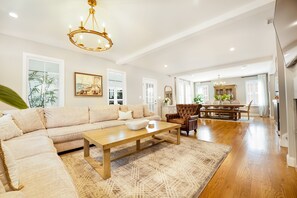 智能電視、壁爐