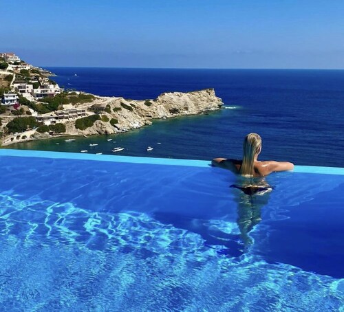 Villa Ligaria- Infinity Pool (Optional Heated)-8mins to the beach-Free Cleaning