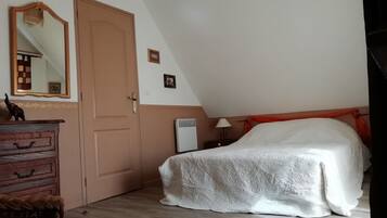 2 多间卧室、熨斗/熨衣板、WiFi、床单