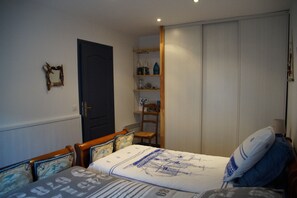 2 chambres, fer et planche à repasser, Wi-Fi, literie fournie