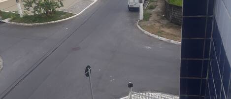 المنطقة المحيطة بالمنشأة