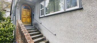 character Loft Close to DT & Uvic